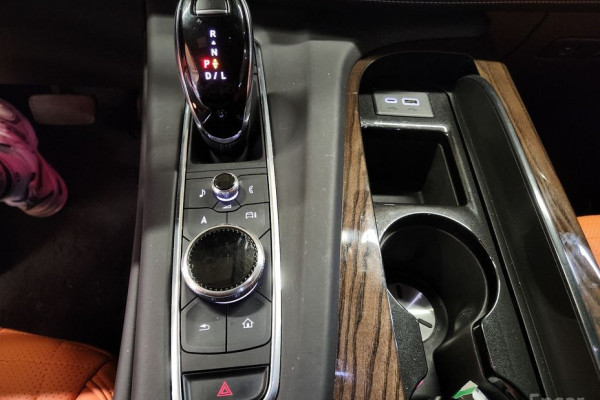 2023 Cadillac Escalade с пробегом 33 300 км