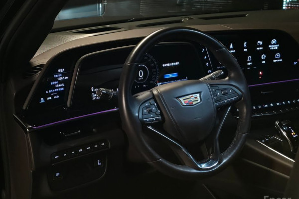 2022 Cadillac Escalade с пробегом 29 000 км