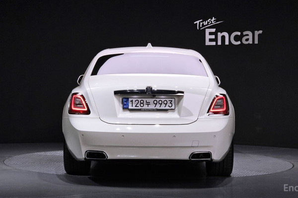 2021 Rolls-Royce Ghost с пробегом 8 945 км