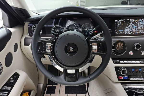 2021 Rolls-Royce Ghost с пробегом 8 945 км