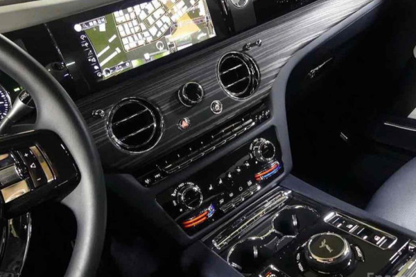 2023 Rolls-Royce Ghost с пробегом 35 000 км