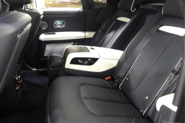 2023 Rolls-Royce Ghost с пробегом 35 000 км