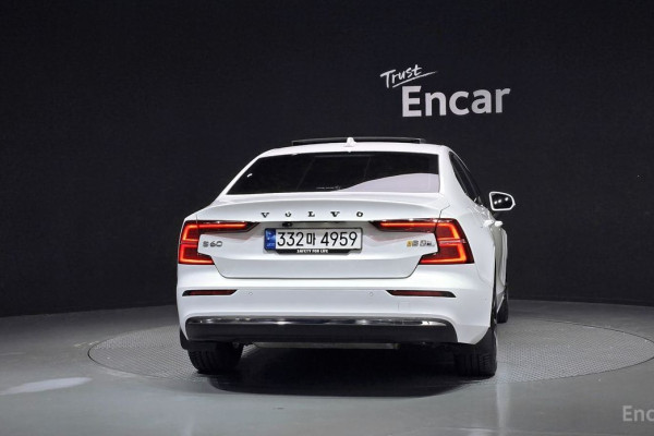 2022 Volvo S60 с пробегом 20 358 км