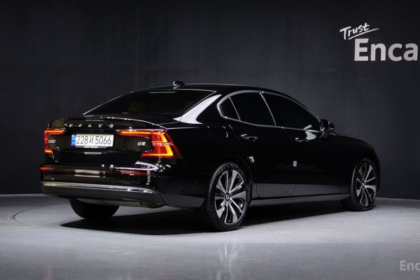 2023 Volvo S60 с пробегом 31 696 км