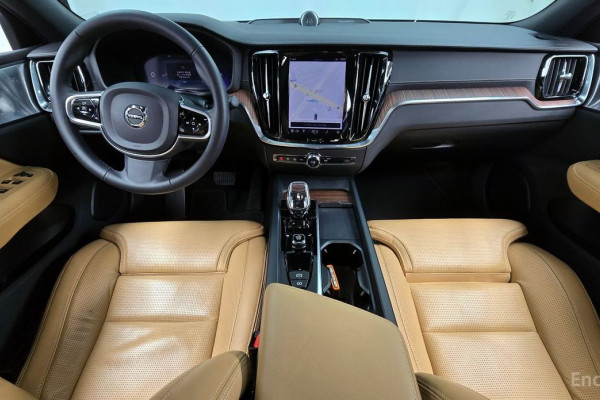 2023 Volvo S60 с пробегом 31 696 км