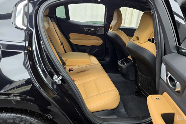 2023 Volvo S60 с пробегом 31 696 км