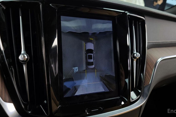 2023 Volvo S60 с пробегом 31 696 км