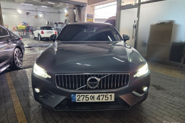2021 Volvo S60 с пробегом 65 221 км