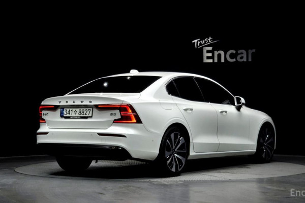 2023 Volvo S60 с пробегом 120 855 км