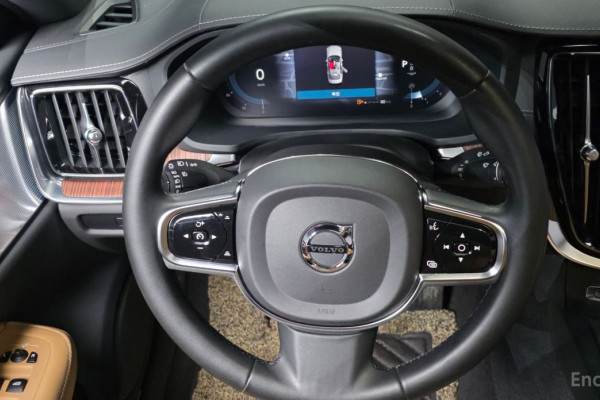 2023 Volvo S60 с пробегом 120 855 км