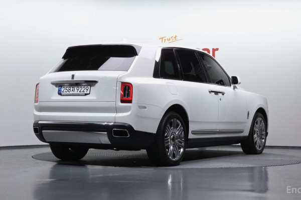 2023 Rolls-Royce Cullinan с пробегом 2 014 км