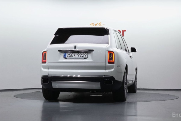 2023 Rolls-Royce Cullinan с пробегом 2 014 км