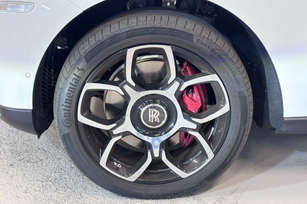 2024 Rolls-Royce Cullinan с пробегом 7 500 км