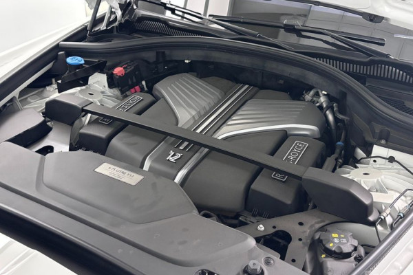 2024 Rolls-Royce Cullinan с пробегом 7 500 км