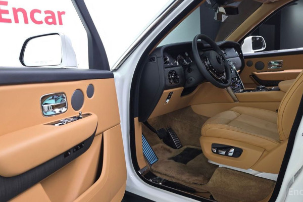 2023 Rolls-Royce Cullinan с пробегом 2 014 км