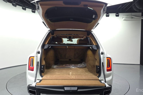 2023 Rolls-Royce Cullinan с пробегом 2 014 км