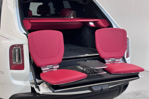 2024 Rolls-Royce Cullinan с пробегом 7 500 км