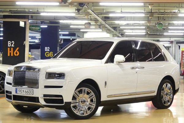 2023 Rolls-Royce Cullinan с пробегом 4 187 км