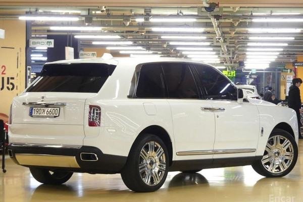 2023 Rolls-Royce Cullinan с пробегом 4 187 км