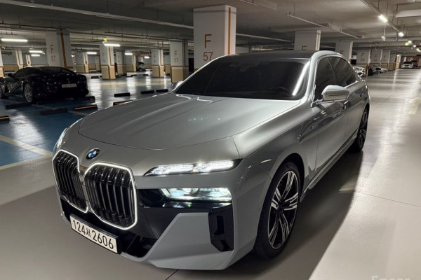 2023 BMW 7 серии с пробегом 33 000 км