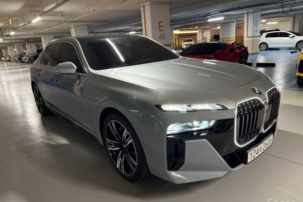 2023 BMW 7 серии с пробегом 33 000 км