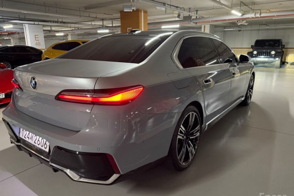 2023 BMW 7 серии с пробегом 33 000 км