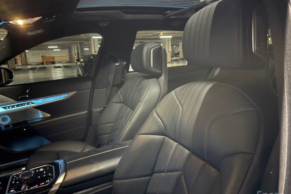 2023 BMW 7 серии с пробегом 33 000 км