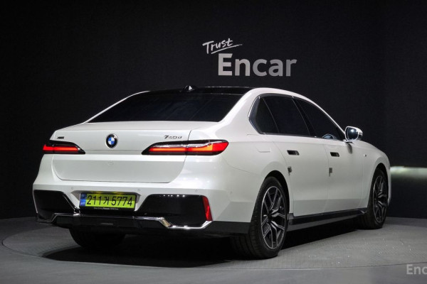 2025 BMW 7 серии с пробегом 12 297 км