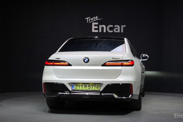 2025 BMW 7 серии с пробегом 12 297 км