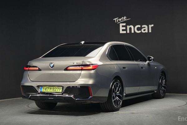 2025 BMW 7 серии с пробегом 7 878 км