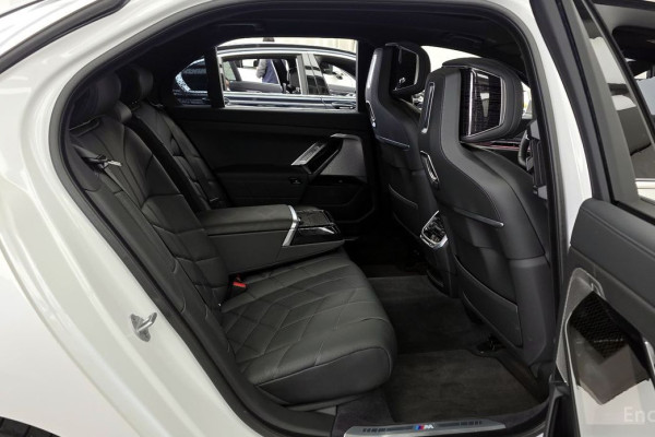 2025 BMW 7 серии с пробегом 12 297 км