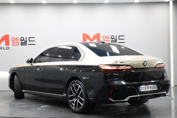 2025 BMW 7 серии с пробегом 13 054 км