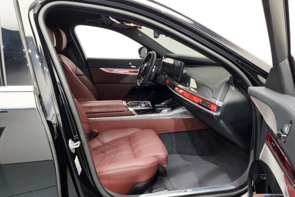 2024 BMW 7 серии с пробегом 22 324 км