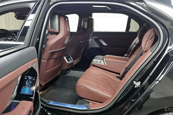 2024 BMW 7 серии с пробегом 19 861 км