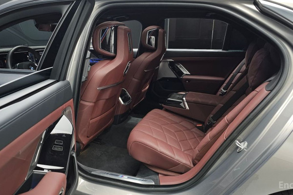 2025 BMW 7 серии с пробегом 7 878 км