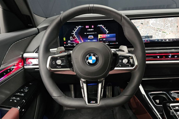2025 BMW 7 серии с пробегом 7 878 км