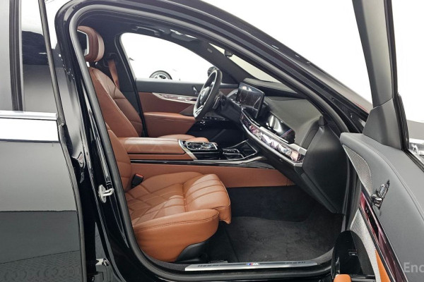 2025 BMW 7 серии с пробегом 11 339 км