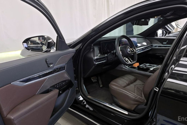 2023 BMW 7 серии с пробегом 38 008 км