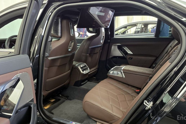 2023 BMW 7 серии с пробегом 38 008 км