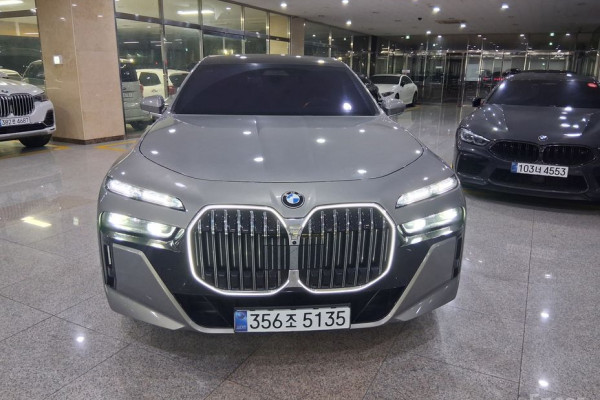 2025 BMW 7 серии с пробегом 24 733 км