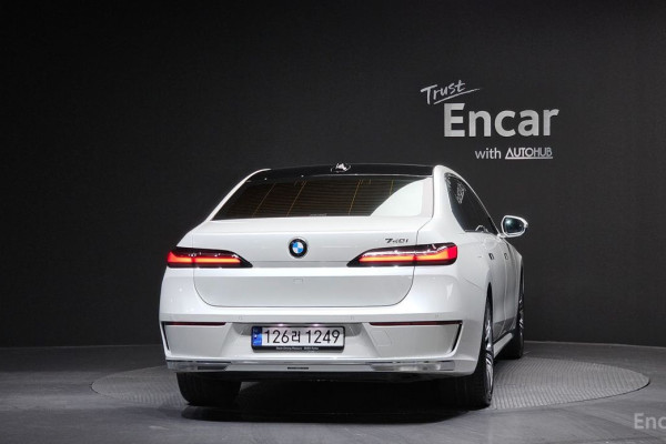 2023 BMW 7 серии с пробегом 17 631 км