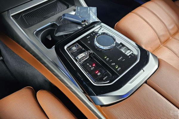 2023 BMW 7 серии с пробегом 17 631 км