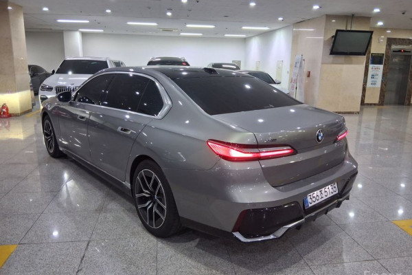 2025 BMW 7 серии с пробегом 24 733 км