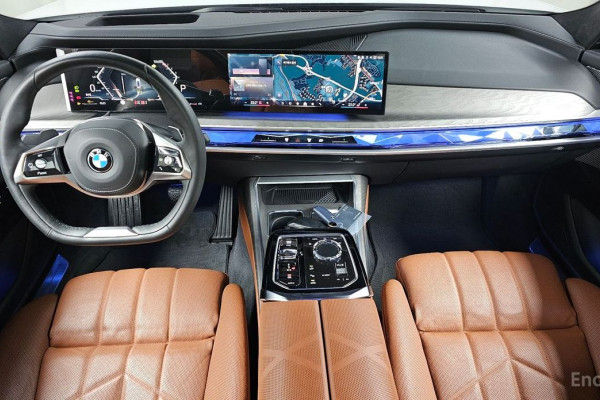 2023 BMW 7 серии с пробегом 17 631 км