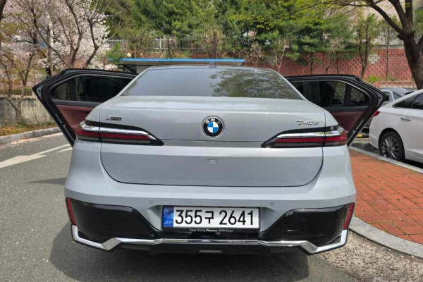 2025 BMW 7 серии с пробегом 4 800 км