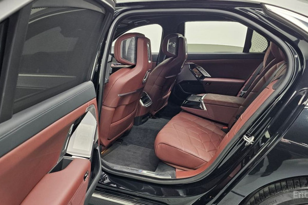 2024 BMW 7 серии с пробегом 23 057 км