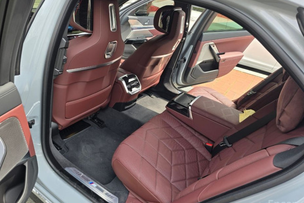 2025 BMW 7 серии с пробегом 4 800 км