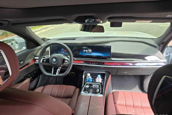 2025 BMW 7 серии с пробегом 4 800 км
