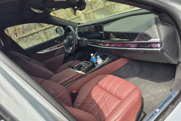 2025 BMW 7 серии с пробегом 4 800 км