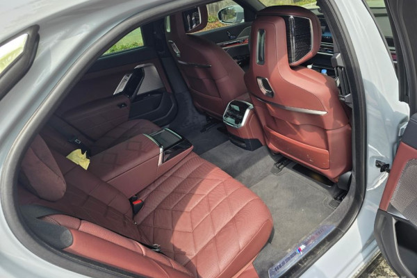 2025 BMW 7 серии с пробегом 4 800 км